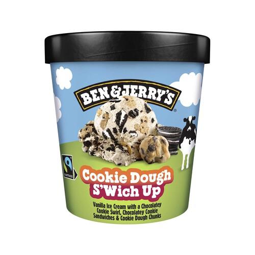 BEN & JERRY'S Tarrina de helado de vainilla con remolinos, sandwiches y trocitos de cokies de chocolate 465 m