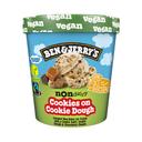 BEN & JERRY'S Cookie dough Tarrina de helado vegano de caramelo con masa de galletas y trozos de chocolate 465 ml